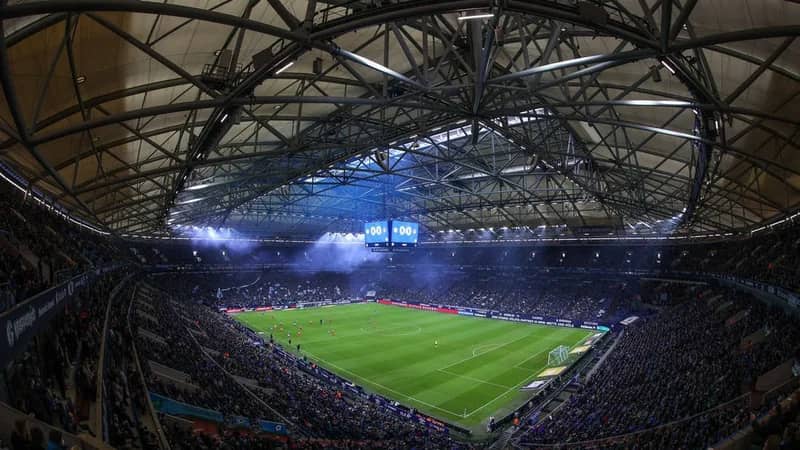 ملعب بوليفارد هول نسخة من ملعب نادي شالكه الألماني في موسم الرياض .. صور