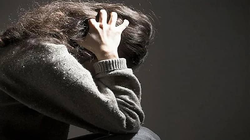 سحل فتاة اختلت بخطيبها في شقتها