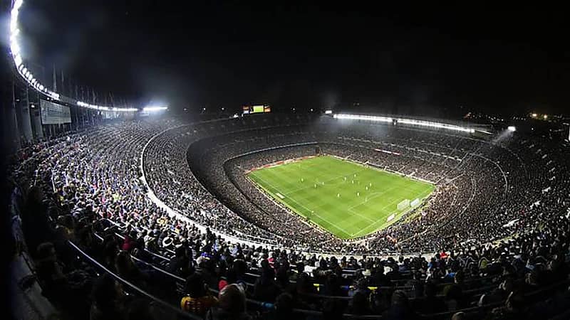 الحكم على شاب عربي متهم بالتخطيط لتفجير "كامب نو" خلال الكلاسيكو