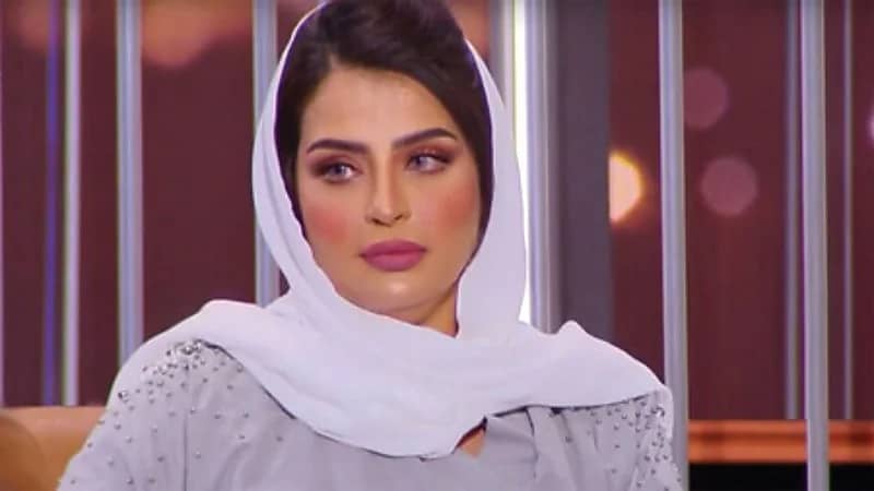 بدور البراهيم تعتذر لمواطن بعد تلقيها فرساً كهدية