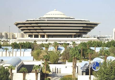 كارتيرون يسلم وليد عبد الله جائزة أفضل لاعب بالنصر أمام التعاون