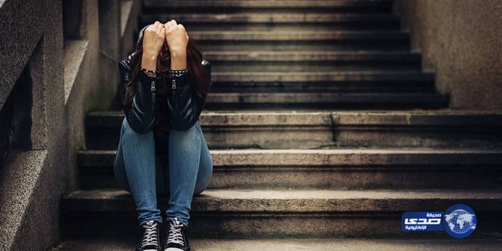 بالفيديو.. موقف محرج لمذيعة "العربية" على الهواء!