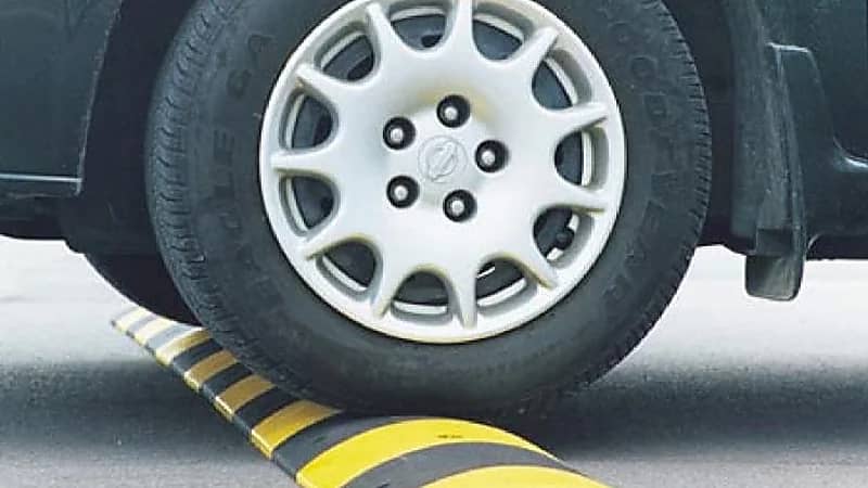 أمانة الرياض تحدد الأبعاد والمواصفات الفنية لإنشاء المطبات