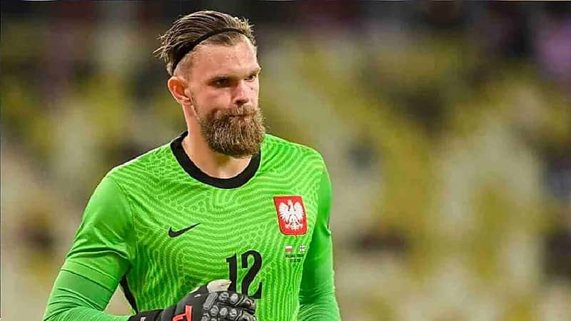 إصابة حارس بولندا المنافس للأخضر في المونديال