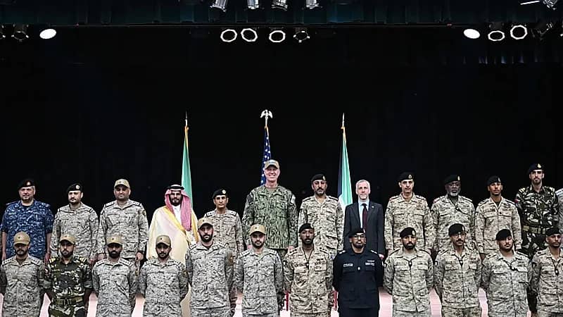 السعودية تسلّم الكويت قيادة قوة الواجب البحرية.. صور