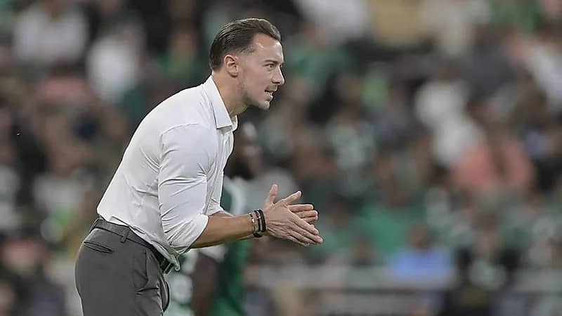 يايسله يتخذ قراراً عاجلاً بعد خسارة الأهلي أمام بيراميدز