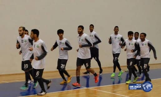 صورة لميشيل أوباما بشعرها الأشعث تُثير اعجاب الامريكيون.. ومغردون ميشيل تغلبت علي ميلانيا