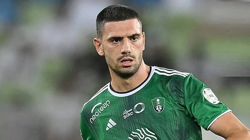 نابولي يسعى لضم مدافع الأهلي ديميرال