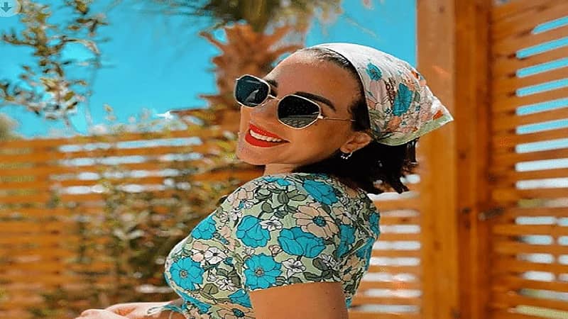 أسما شريف منير تحذف صورتها بملابس مكشوفة: شيطاني بيغلبني