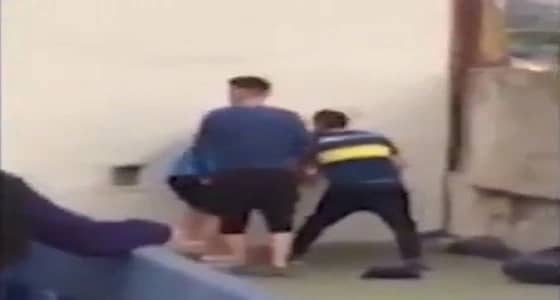 بالفيديو.. إنقاذ حياة مشجع أرجنتيني متهور