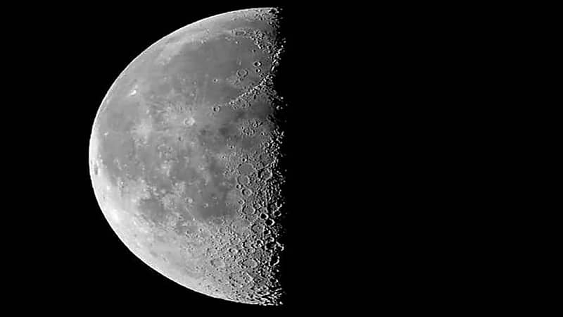 فلكية جدة: قمر التربيع الأخير يزين السماء اليوم