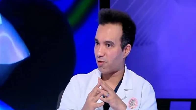 "استشاري": لا ننصح باستخدام الأعواد لتنظيف الأذن