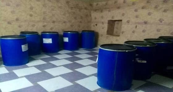 ضبط 3600 لتر من الخمور بمصنع في عسير