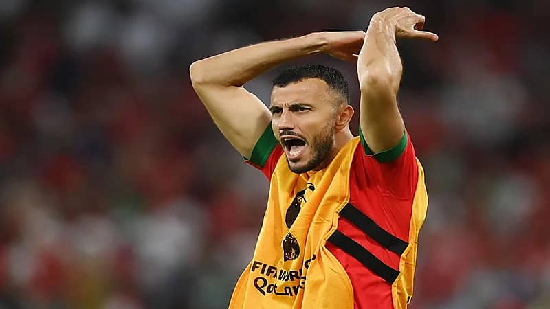 قائد المغرب يرد على شكوى نجم البرتغال من الحكم: "الأعذار سهلة"