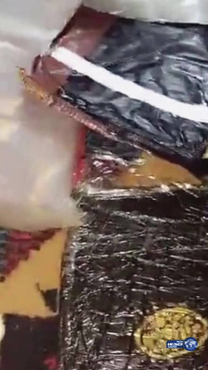 بالصور.. الحملة السعودية تسيّر قافلة للوجبات الغذائية الجافة للداخل السوري