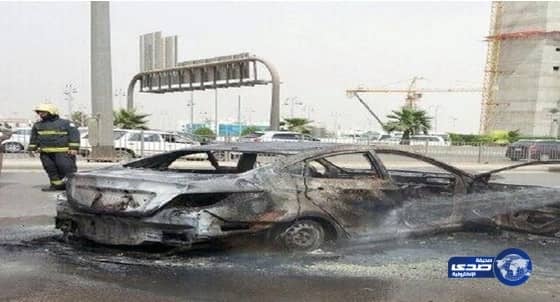 احتراق سيارة على طريق الملك فهد في الرياض