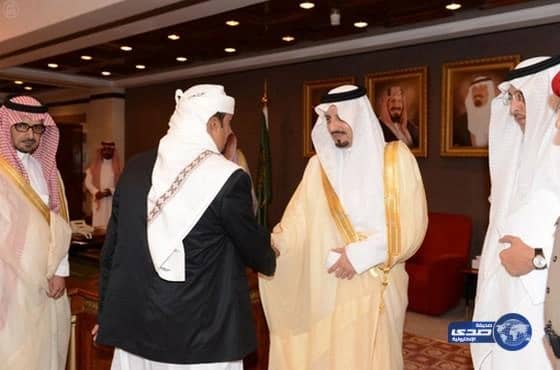 أمير منطقة عسير يستقبل وفد المهنئين باليوم الوطني من الجالية اليمنية