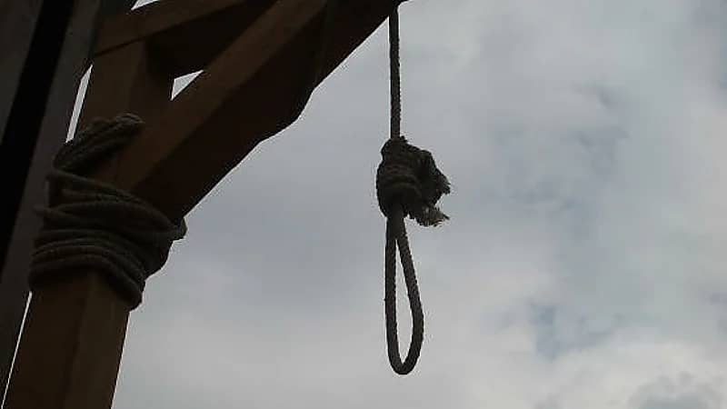 مصرع رجل شنقًا دون قصد في حادث مأساوي