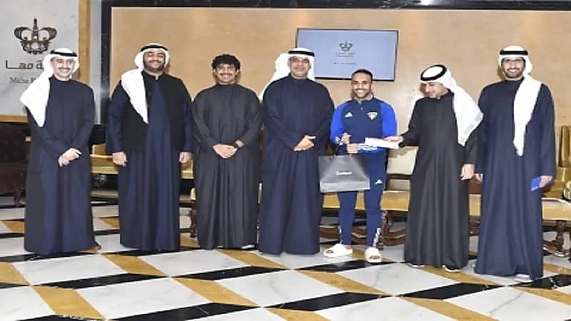 الاتحاد الكويتي يكرم لاعبي الأزرق بعد الفوز على الإمارات في خليجي 26