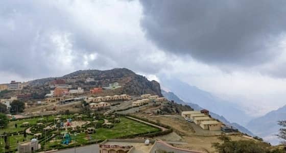 بالصور.. أمطار متفرقة على الباحة