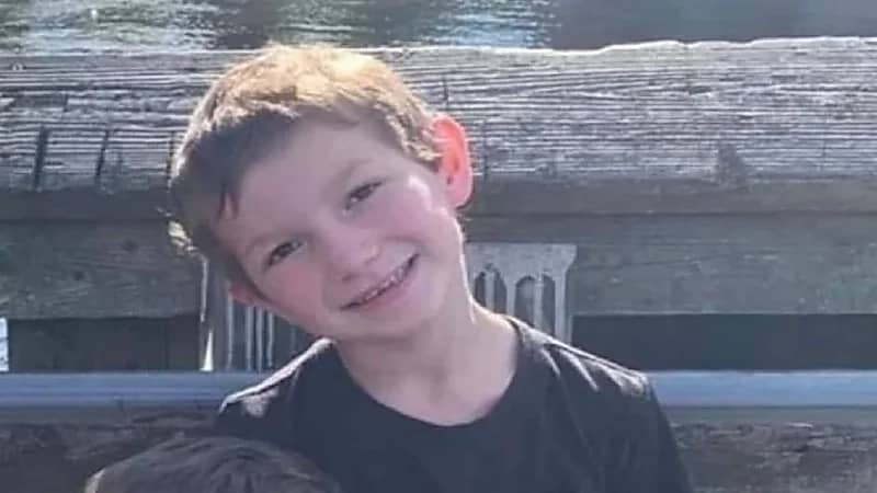 طفل يشوه وجه جاره بالنار بعد أن تنمر عليه