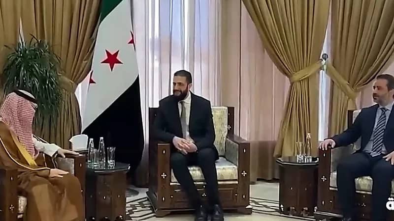 بن فرحان يلتقي بالرئيس السوري في دمشق.. فيديو