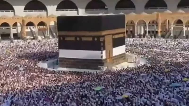 بالفيديو.. امتلاء صحن المطاف بالحجاج بعد اتمام رمي جمرة العقبة