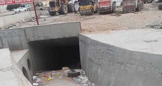 بالصور.. حملات ميدانية للتأكد من سلامة مجاري السيول بالرياض