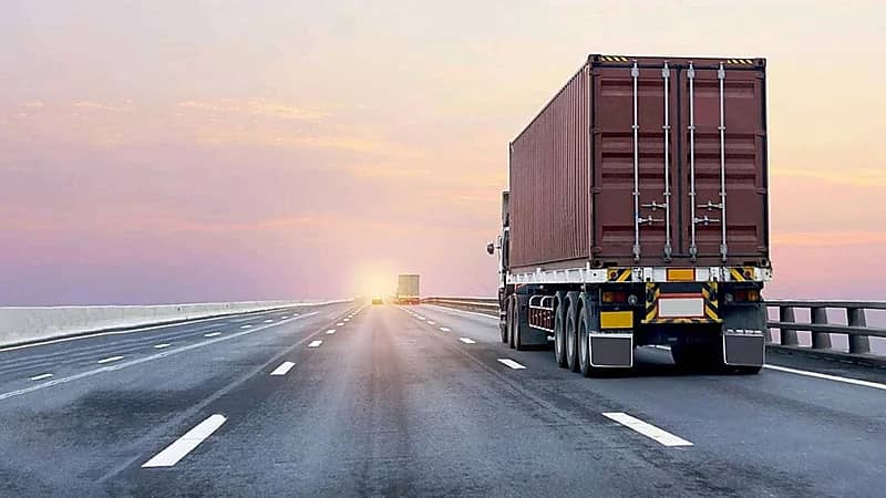 أمن الطرق يحذر من تجاوز محطة وزن الشاحنات ويوضح العقوبة