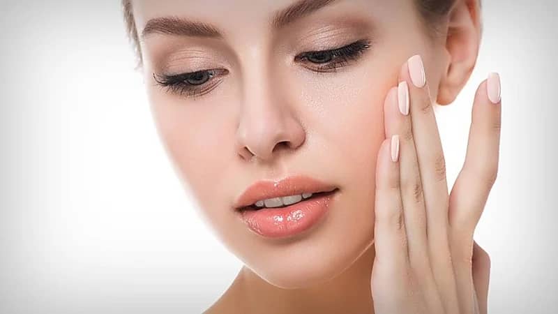 مكملات غذائية تعالج مشكلة جفاف البشرة