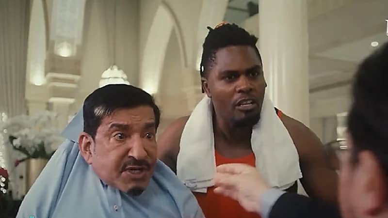 بالفيديو .. "السدحان" يغرق في مسبح ويتورط في مشاكل بـ"طاش ما طاش"