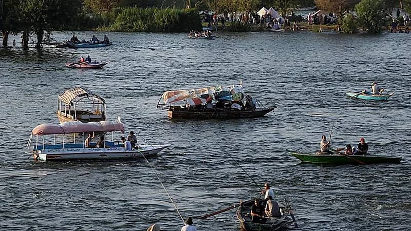 مصرع 4 أشخاص إثر غرق مركب بنهر النيل