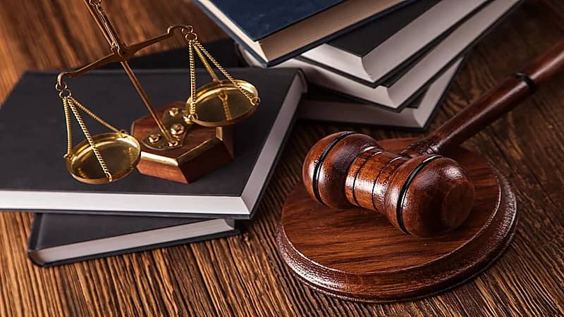 بالفيديو .. أستاذ قانون: الذين أعلنت عنهم نزاهة "متهمين" حتى الآن ليسوا مجرمين