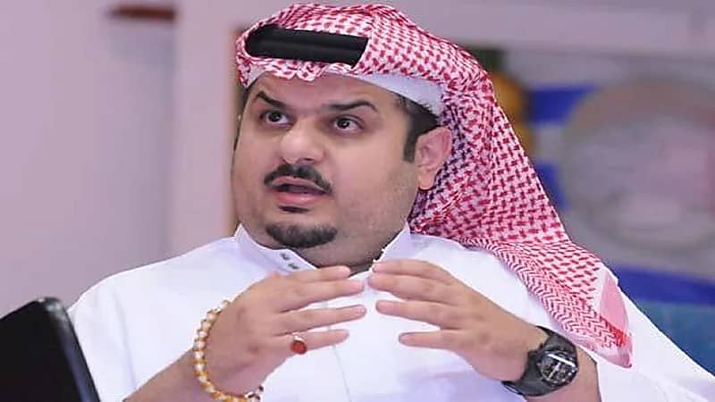 الأمير عبدالرحمن بن مساعد يهدي الأمير بدر بن عبدالمحسن ديوانه برسالة مؤثرة والأخير يرد عليه