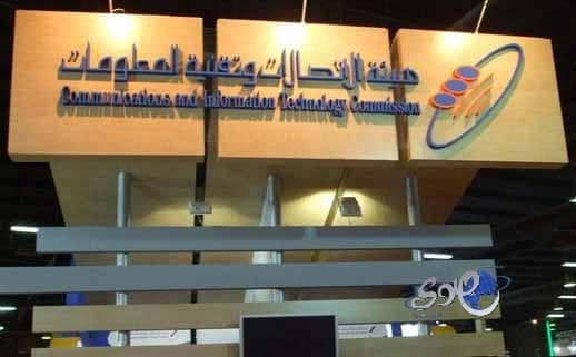 بالصور.. فتاة تحتفل بعيد ميلادها بطريقة جديدة بالشارع