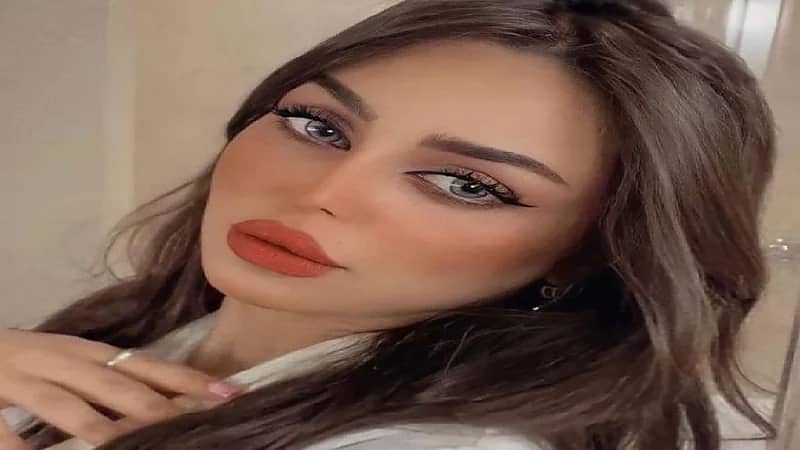 شاهد.. " وذ نكهة" تسخر من متابع طالبها بمساعدة مادية