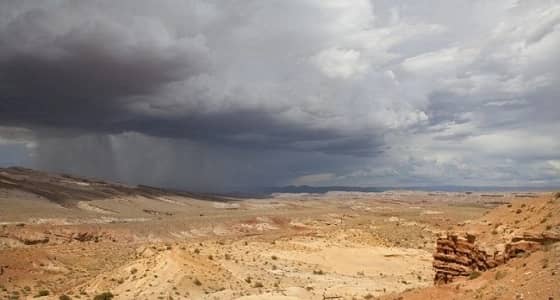 الزعاق ينفي التحذير من حالة مطرية