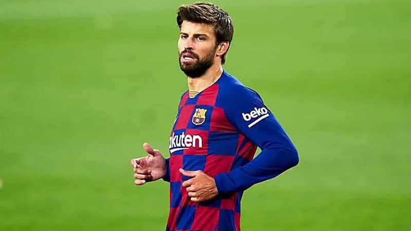 بيكيه ينشر كشفًا لحسابه البنكي لراتبه الأخير (صورة)