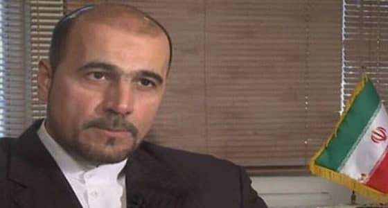 دبلوماسي إيراني يتطاول على السيدة أنيسة الجزائرية.. وأنور مالك يتوعد بكشف مخططاته