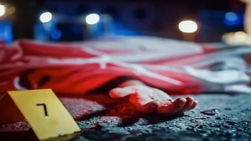 شاب يقتل والديه بمطرقة ويقيم بعدها حفلا لأصدقائه