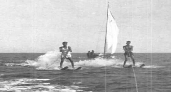 صور نادرة لشاطئ " الهاف مون " بالخبر منذ 55 عاما