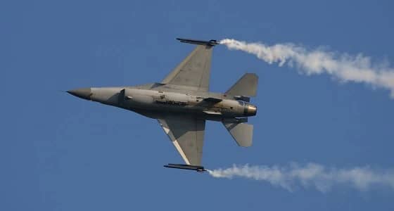 قصف مخزن أسلحة للحوثيين إثر غارة جوية لطيران التحالف