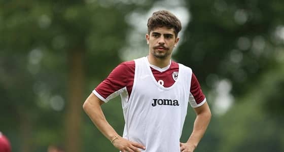 جوستافو يتمنى دخول التاريخ من خلال العميد