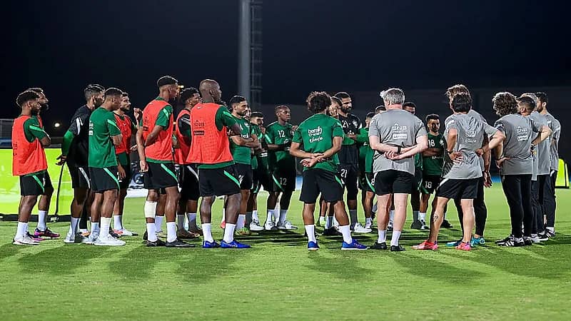 لاعبو المنتخب يستأنفون تدريباتهم بمعسكر جدة