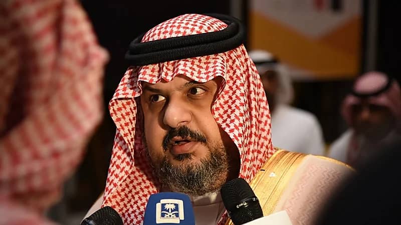 الأمير عبدالرحمن بن مساعد يسخر من يونس محمود .. صورة