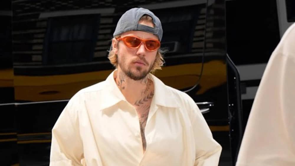 جاستن بيير يتعرض لحادث : الغناء أصبح صعباً