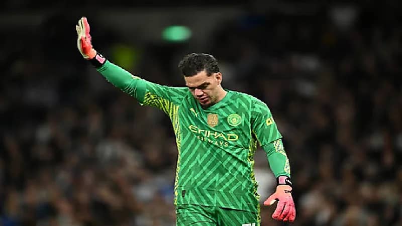 الاتحاد يقدم عرضًا رسميًا لضم حارس مانشستر سيتي