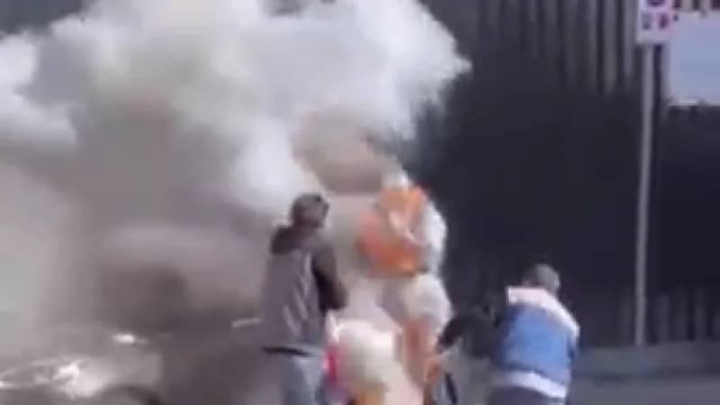 شاب يضرم النار بنفسه أمام ثكنة للشرطة