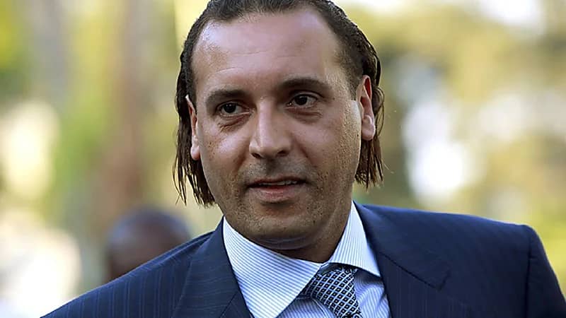 تدهور صحة نجل القذافي بعد إضرابه عن الطعام