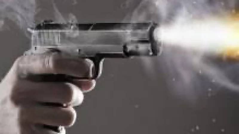 مقتل فتاة بطلقة نارية على يد شقيقها